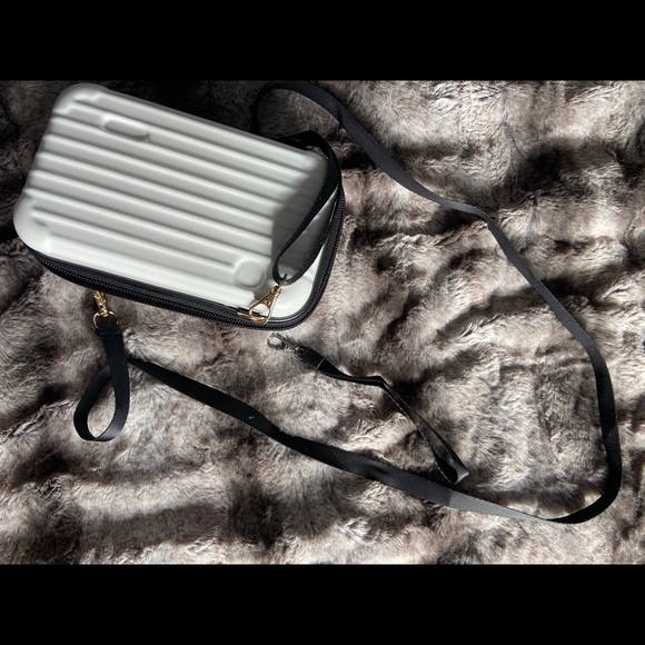 Bags - Picture 4 of 7